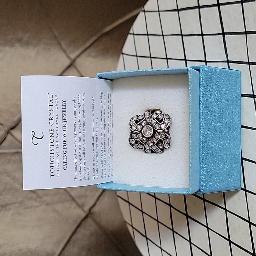 EUC- Touchstone Crystal by Swarovski Antique Silver Toned Filigree Ring
